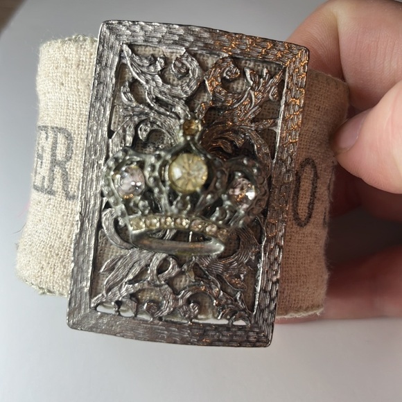 UNIQUE Extra Wide Cuff Bracelet with Silver Tone Crown Detailing - Picture 11 of 13